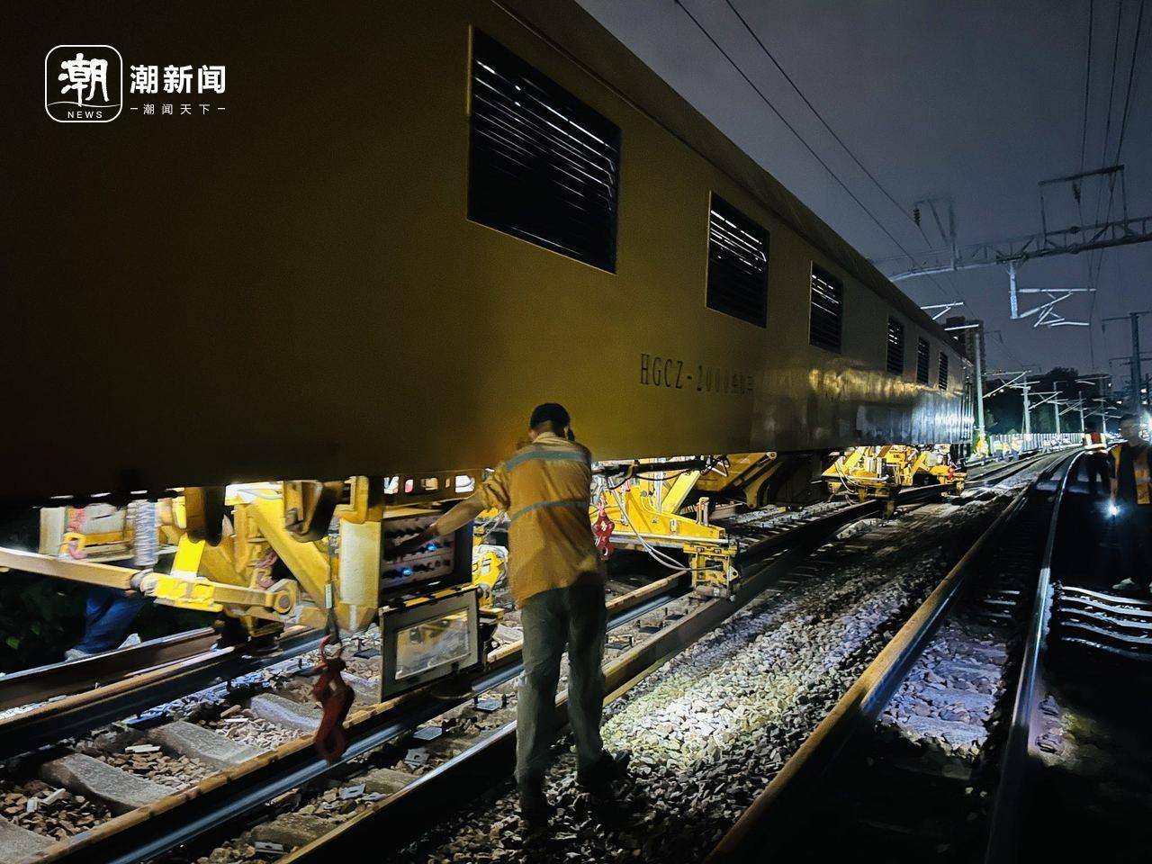 波兰vs 芬兰_浙江首次!杭州东站深夜迎来机械化换轨波兰vs 芬兰,他们的白露是火花四溅的