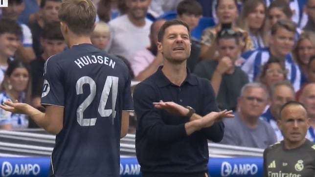 难以置信!赫伊森染红、裁判不看回放莫尔vs费德列斯达,阿隆索怒吼:太不可思议 | 莫尔vs费德列斯达