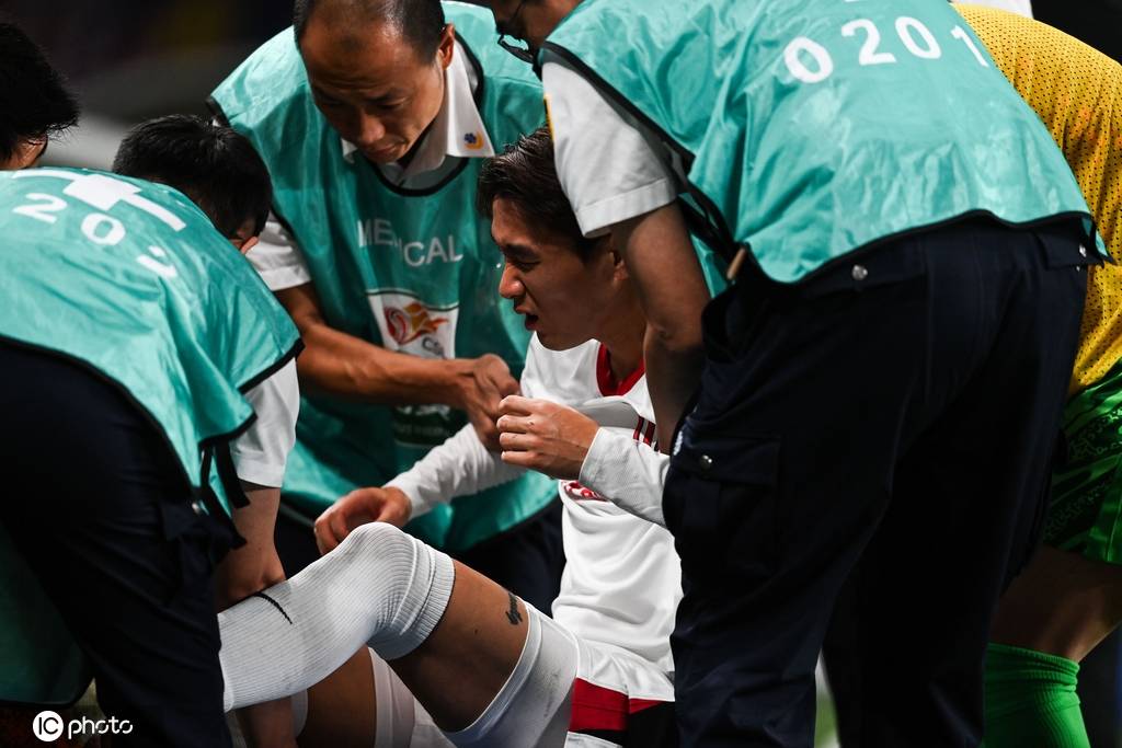 比分网的赛果跟你们的赛果不一样比分网的赛果跟你们的赛果不一样??_中超-韦世豪伤退周定洋读秒破门 蓉城客场1-1绝平申花